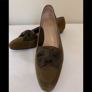 Ferragamo 8AAA Moss Green Nubuck Flats with Bow
